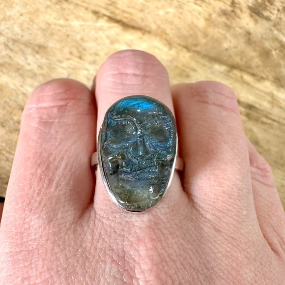 Blue Flash Labradorite Skull Ring - Adjustable Sterling Silver Band - Picture 7 of 7
